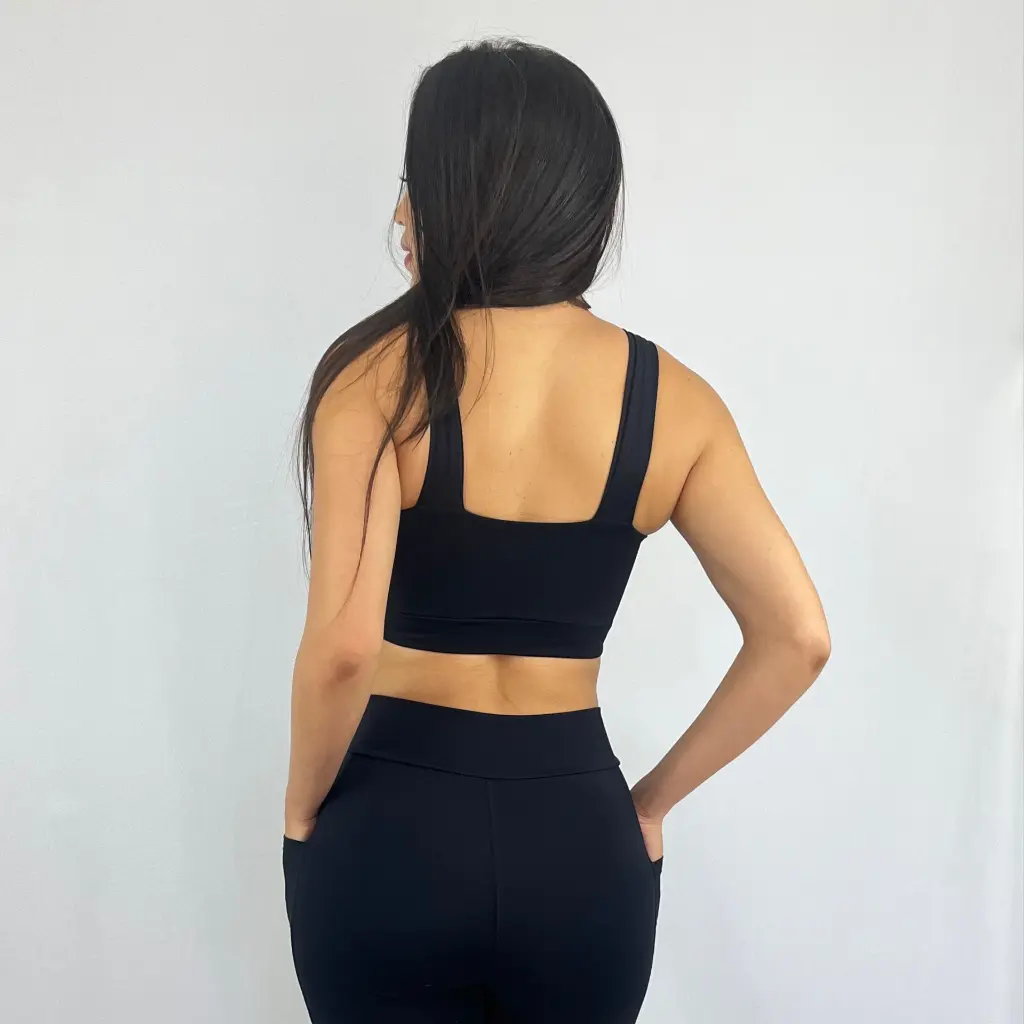 Conjunto Shorts Pace Moove-Top Costa Preto.webp